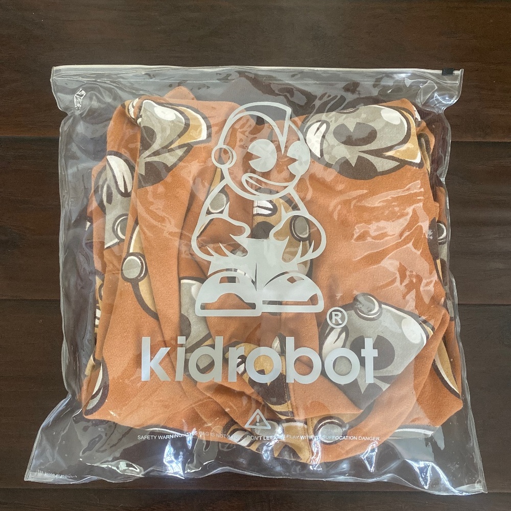 Kid Robot x Barney’s New York Hoodie (21 of 228)